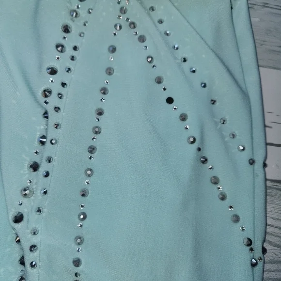 Cachet NWT Glamorous Jeweled Jersey Gown with Cutouts Color Mint Size 2 - Picture 8 of 15